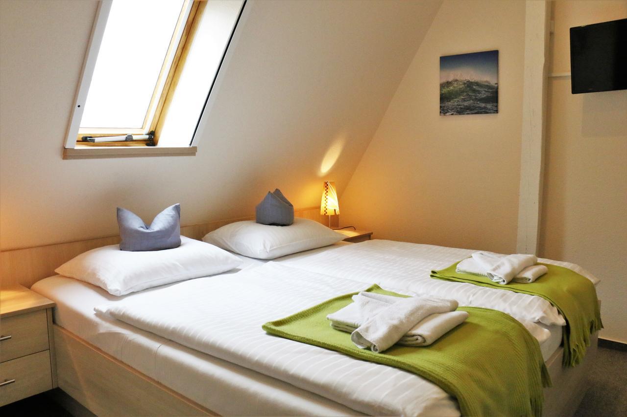 Gruenblau Relax Pension & Apartments ロストック エクステリア 写真