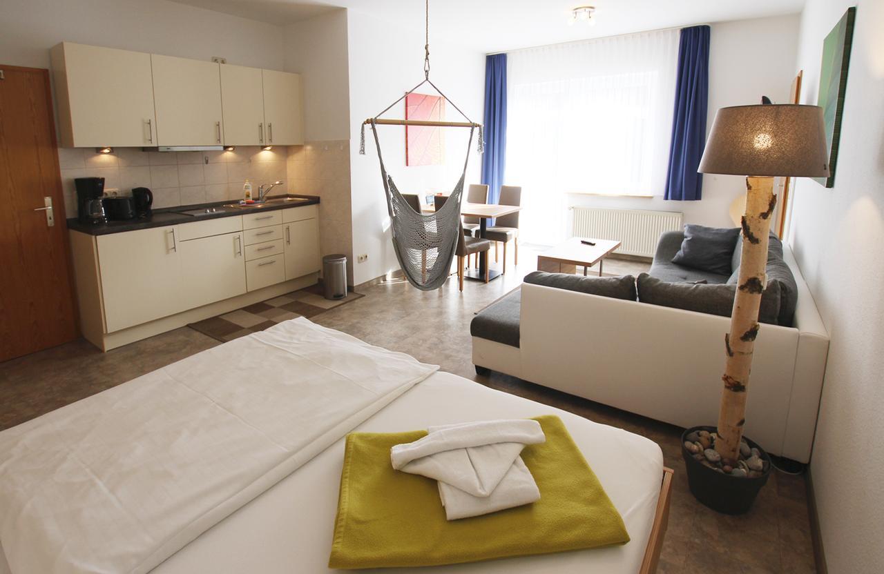 Gruenblau Relax Pension & Apartments ロストック エクステリア 写真